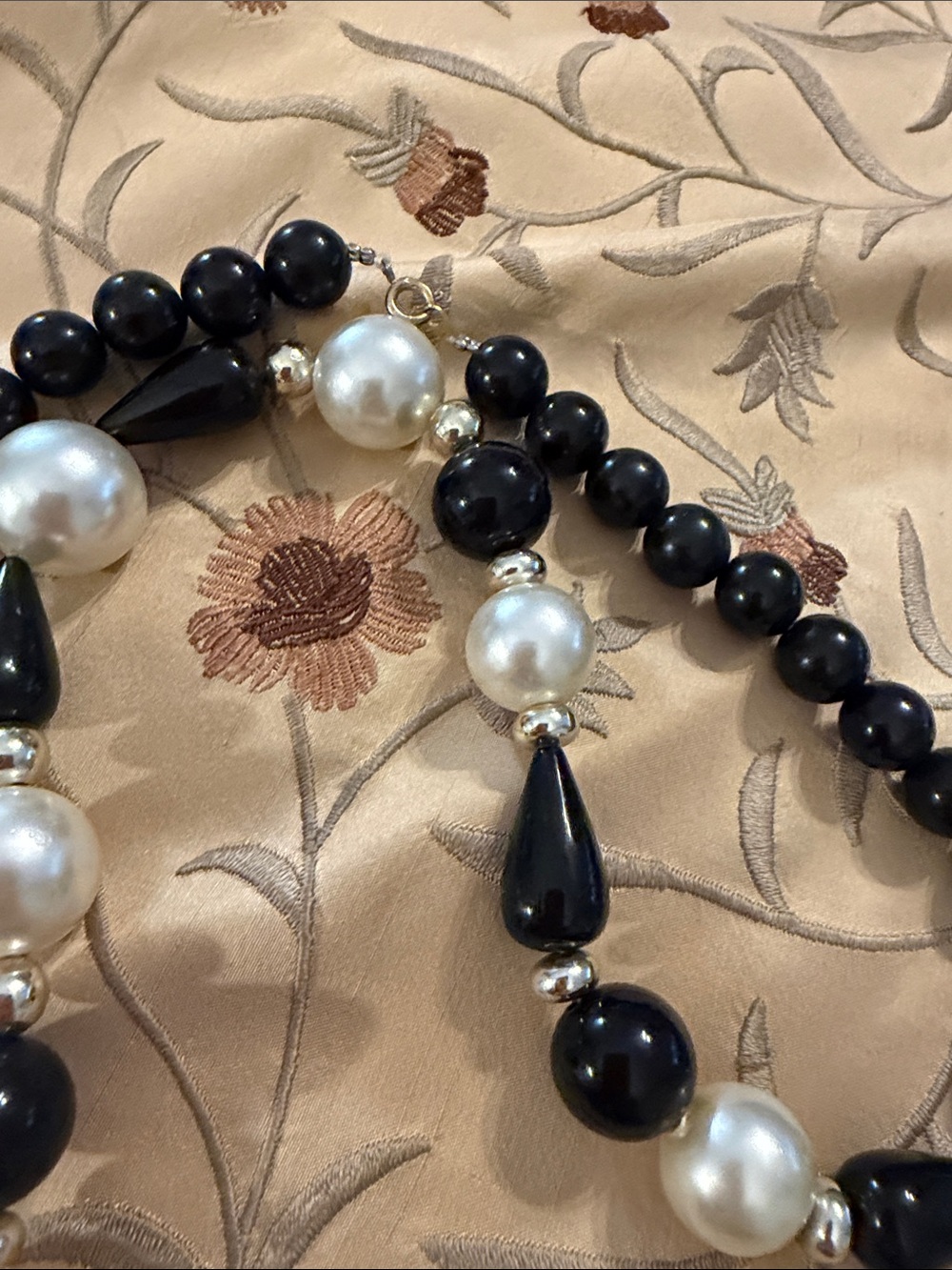 Vintage Style Black Onyx and Faux
Pearl Beaded Necklace - Picture 4 of 5